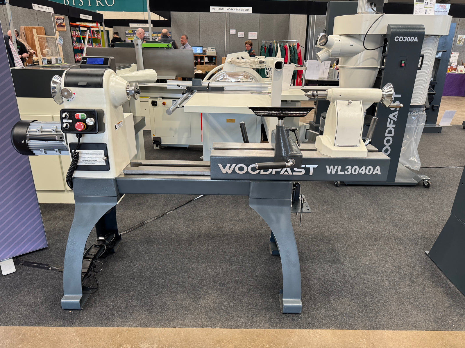 Woodfast WL3040A- Super Heavy Wood turning Lathe *Patented motorised bed*
